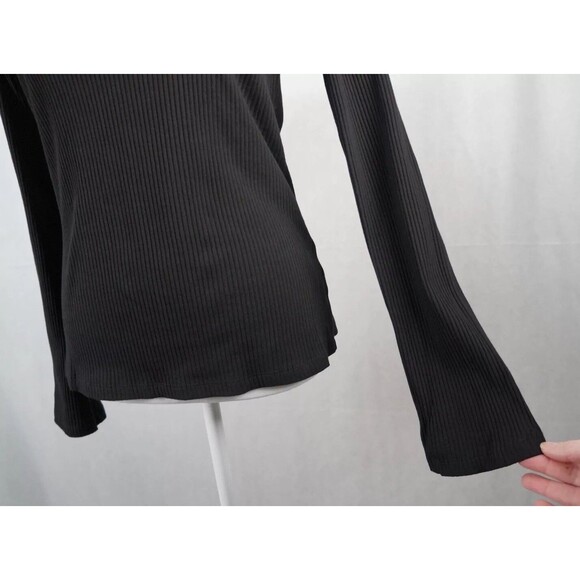 NWT! Modcloth Top Womens M Black Ribbed Long Flare Sleeve Stretch Closet Staple - Picture 7 of 10